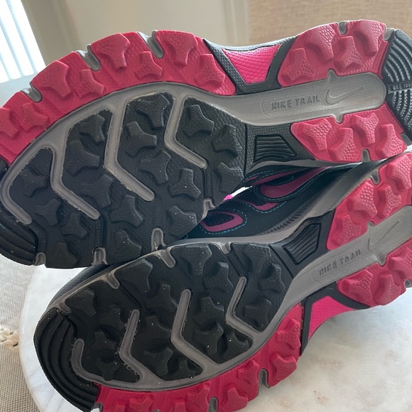 Nike Air Alvord 10 Women's Athletic Gray Pink Running Shoes Size 8 - Picture 6 of 7